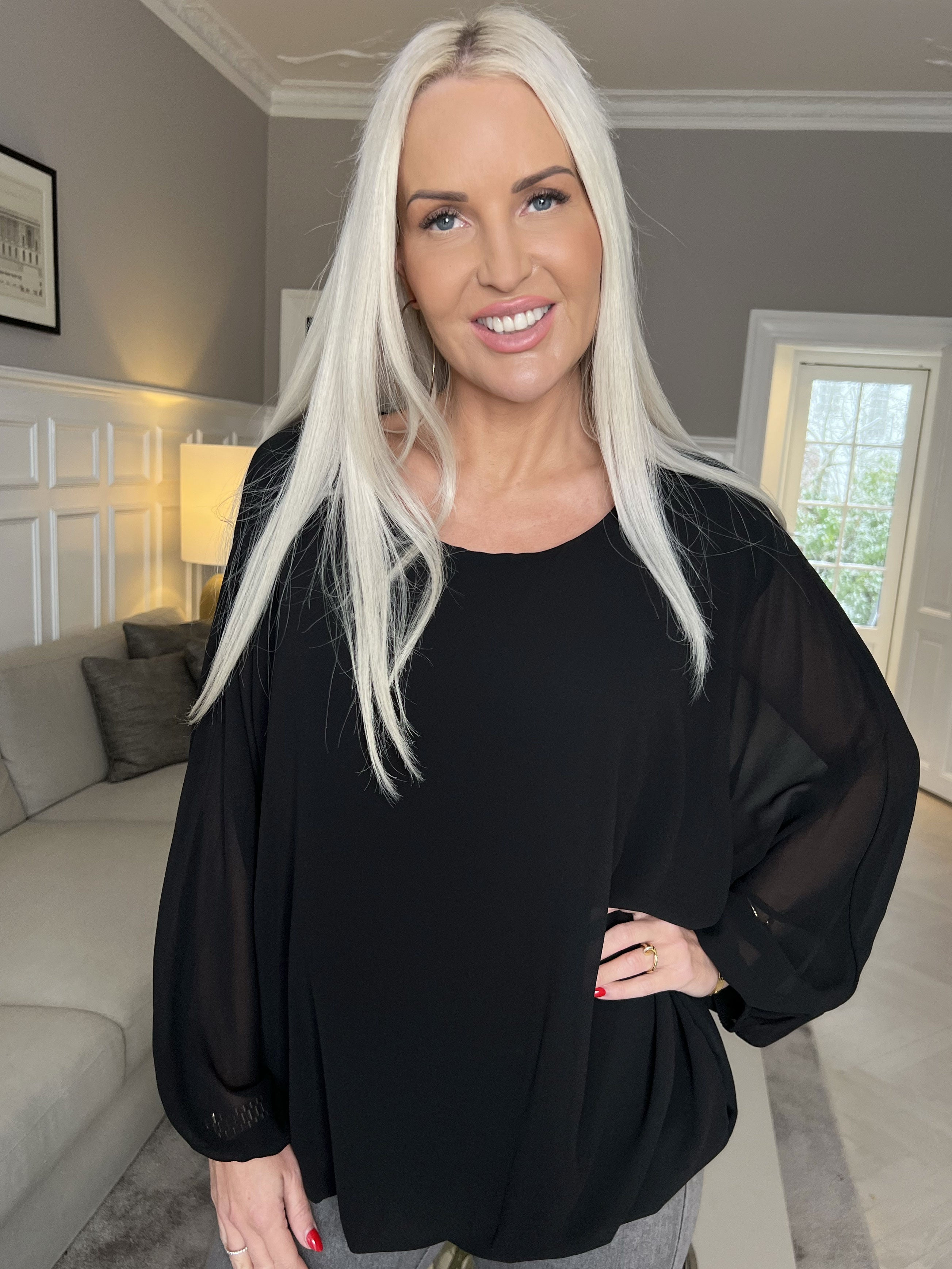 Destiny Plain - Bluse i chiffon med flagermusærmer